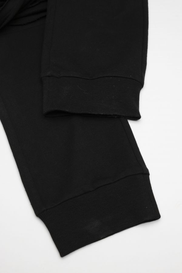 Spodnie dresowe czarne z wiązaniem w pasie o fasonie REGULAR 2200458