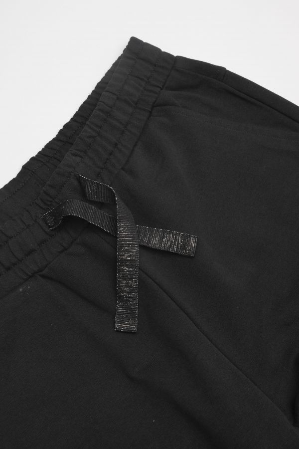 Spodnie dresowe czarne z kieszeniami na nogawkach 2111469