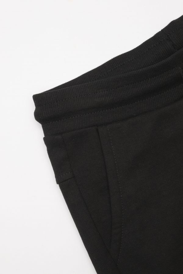 Spodnie dresowe czarne z wiązaniem w pasie o fasonie SLIM 2111570