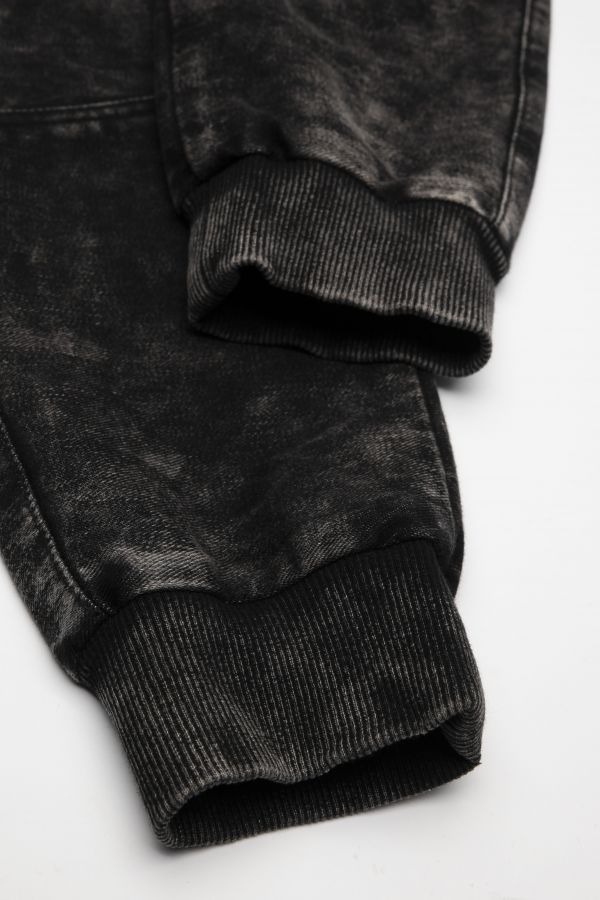 Spodnie dresowe czarne z wiązaniem w pasie o fasonie REGULAR 2111795