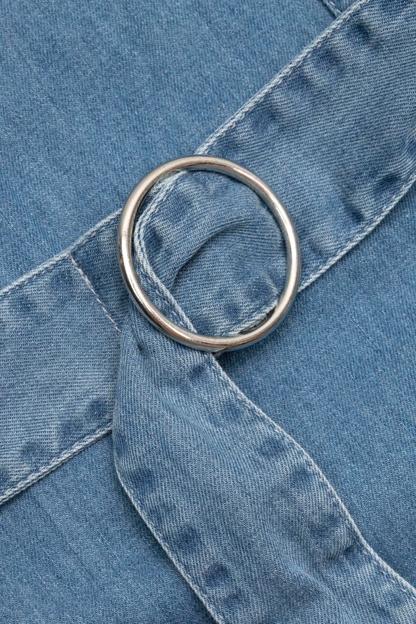 Sukienka jeansowa z ozdobnym paskiem w talii  2112850