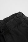Spodnie jeansowe czarne cargo z kieszeniami o fasonie REGULAR 2219323