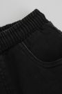 Spodnie jeansowe czarne joggery z kieszeniami o fasonie REGULAR 2220706