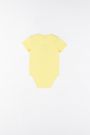 Body z krótkim rękawem żółte z kolorową aplikacją z przodu 2155178